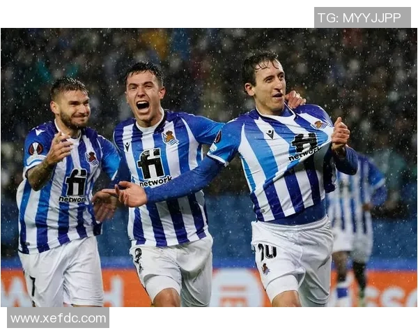 西甲焦点战拜仁平里昂意外平局引发转会市场热议